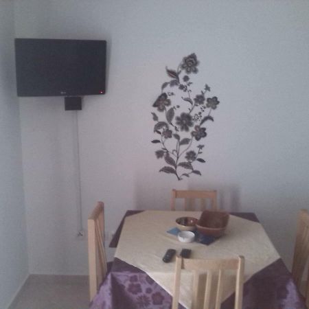 Apartmani Luna Novalja Exterior foto