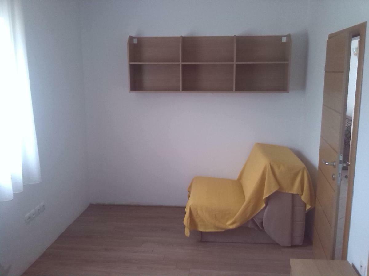 Apartmani Luna Novalja Exterior foto
