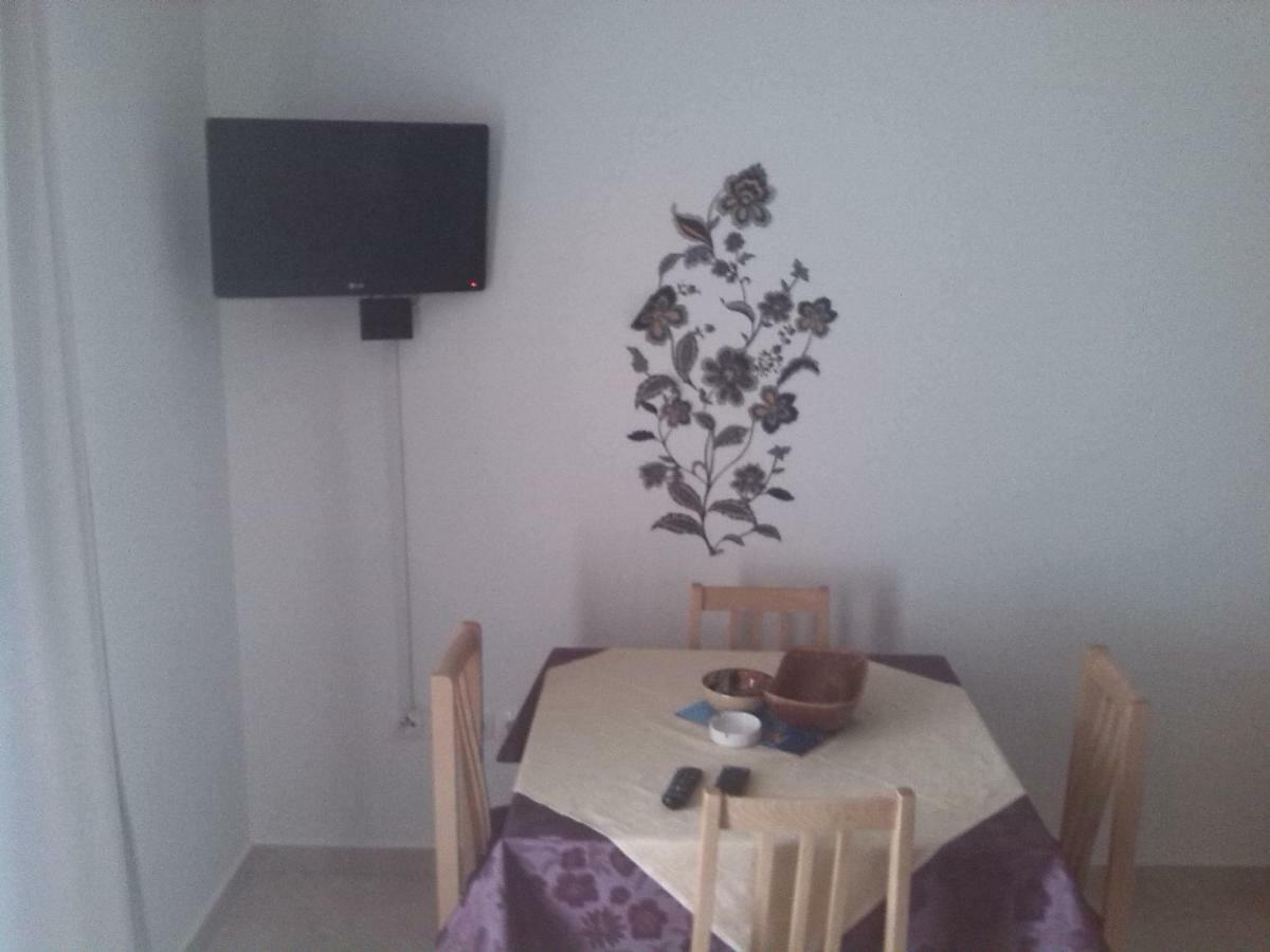 Apartmani Luna Novalja Exterior foto
