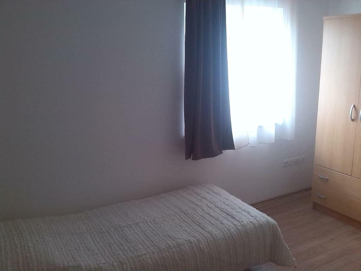 Apartmani Luna Novalja Exterior foto